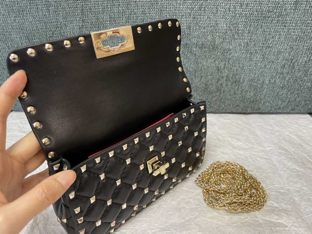 Valentino Garavani Rockstud Spike Small Chain Bag in Black Supple Lambskin Nappa